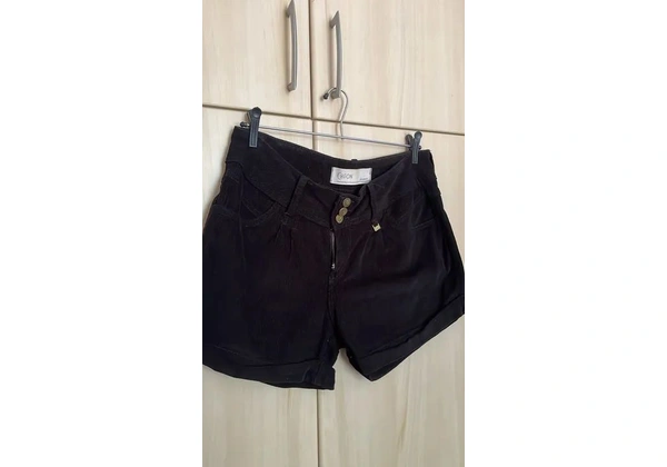SHORT PRETO VELUDO