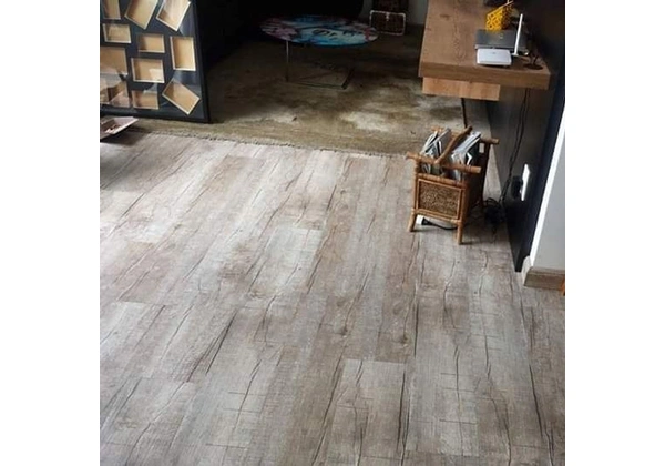 Piso vinílico instalado