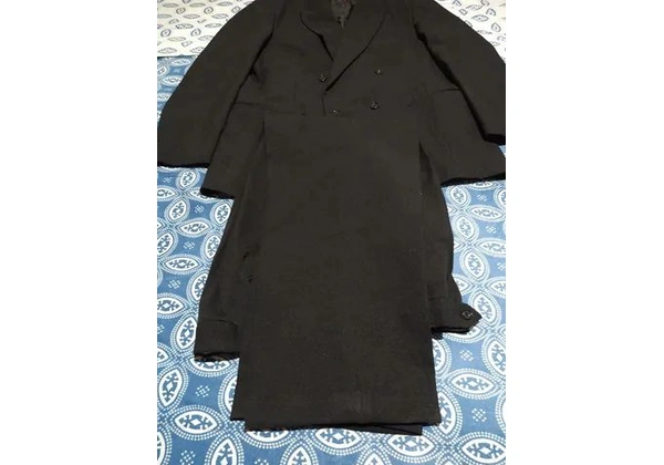 Dois Ternos número 52 preto e marrom forrados