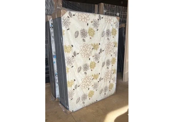 Cama box casal Produto Novo e Brinde