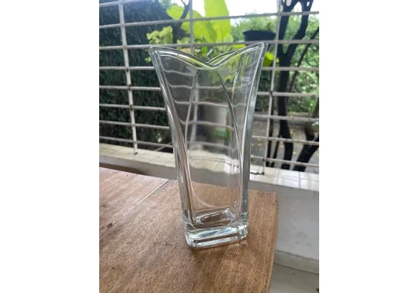 Lindo Vaso Decorativo de Vidro 22, 5 x 11, 5cm