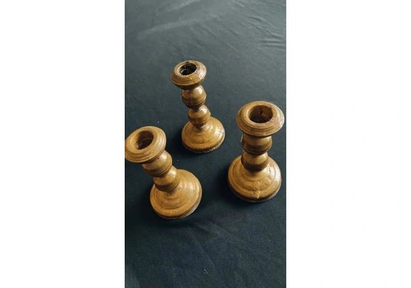 Castiçais de Bronze - Conjunto de 3 Peças - Elegância e Sofisticação