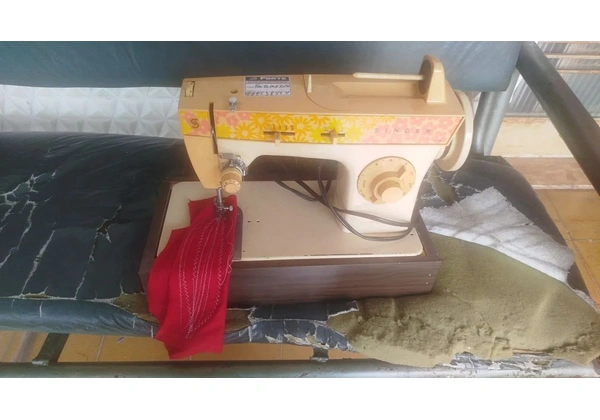Máquina de costura, Singer facilita, super conservado