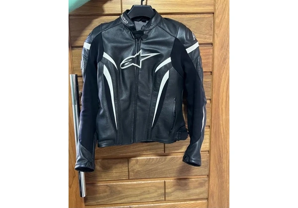 Jaqueta em Couro Alpinestars Feminina