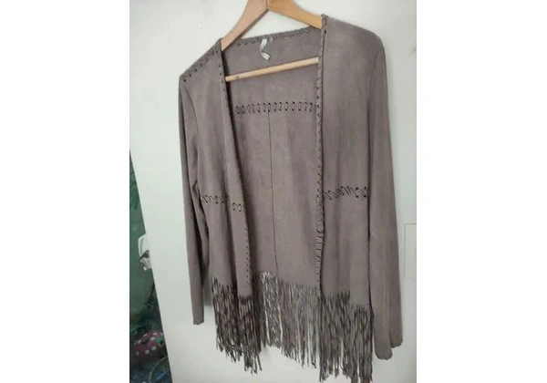 MARFINO ( SEM USO) KIMONO SUEDE TAM M (até Tam 46) 80, 00Altura 62cm +20cm franja