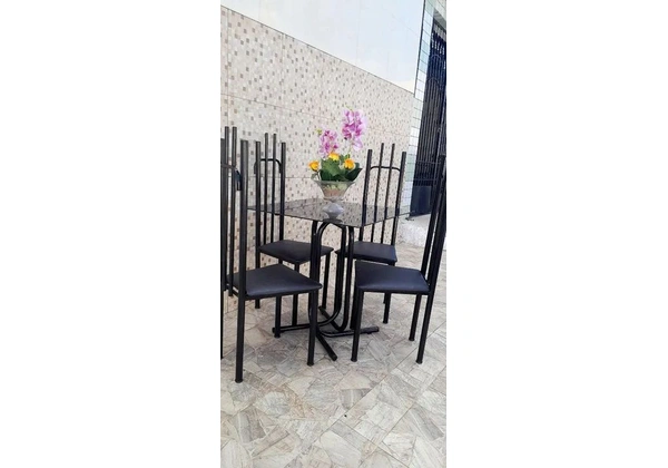 Mesa Com Cadeiras