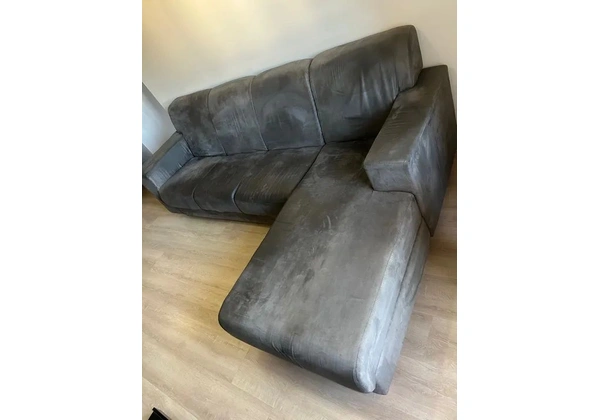 SOFÁ COM 3 LUGARES MAIS CHAISE
