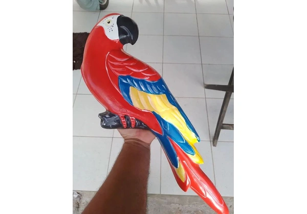 Arara, tucano é coruja de gesso