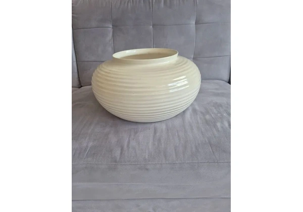 Vaso branco em cerâmica