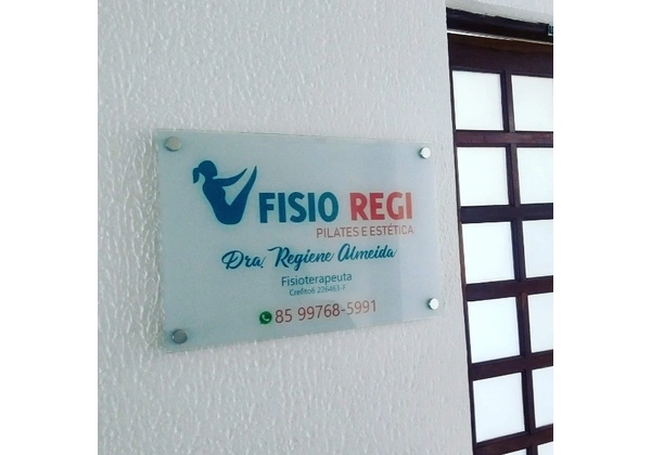 Placa de fachada de loja