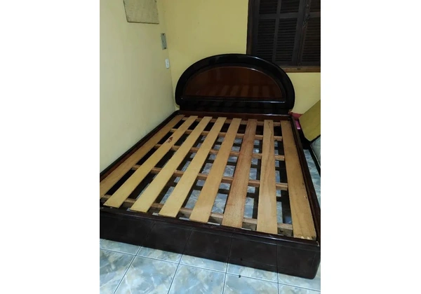 Cama de madeira