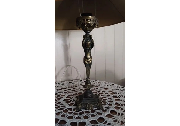Abajur de mesa em bronze