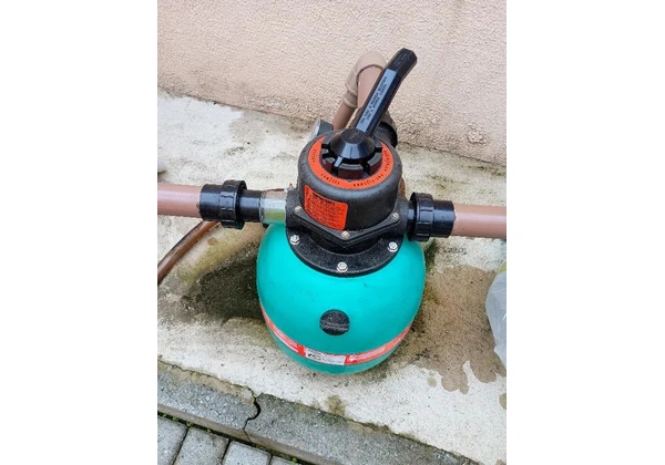 VENDA DE BOMBA D'ÁGUA PARA PISCINA (USADA)