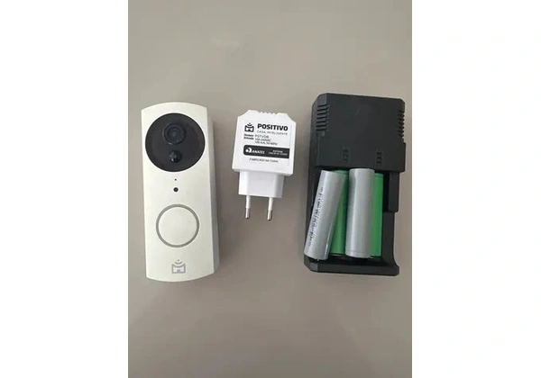 Porteiro eletrônico com pilhas recarregáveis