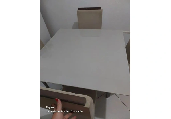 Mesa de jantar em vidro temperado