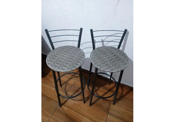 Cadeira para bancada .