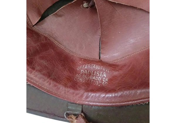 Capacete dos soldados da Constituição de 1932