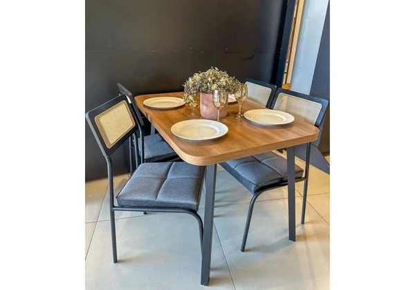 Mesa de jantar com pés em carbono pronta entrega