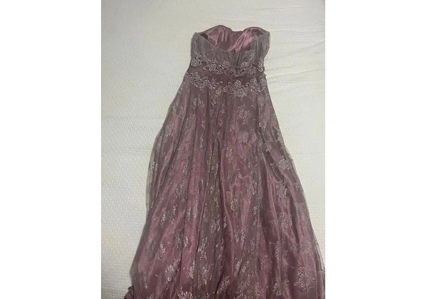 Vestidos lindíssimos alto luxo, para festas.