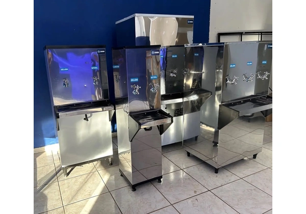 Bebedouros industriais de 25L a 200L