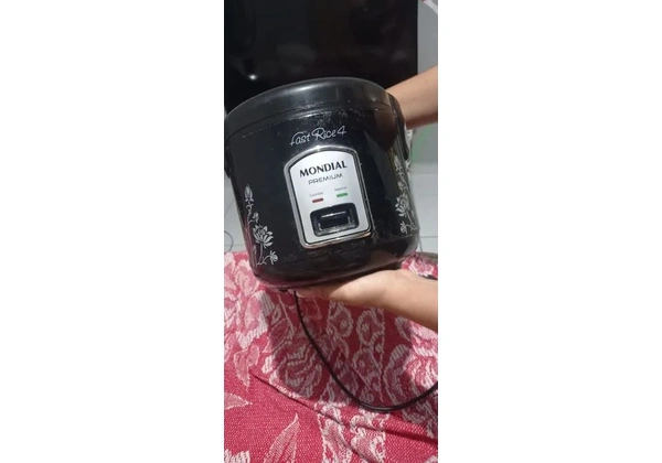 Panela de arroz elétrica