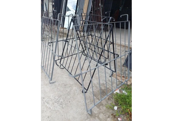 Urgente aranha devjanela varão de 3/8 fino valor 200 reais .100/100 ou 100 /80 cada.