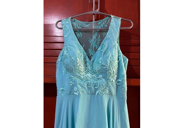 Vestido - verde água com saia de brilhos