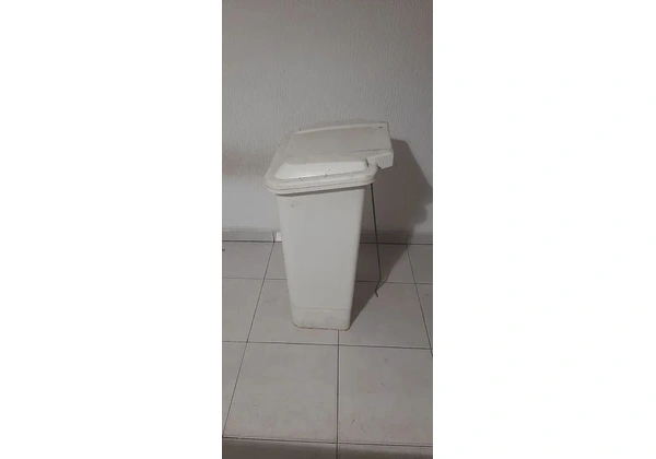 Lixeira marfinite 100 litros