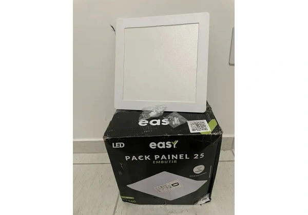 Painel de embutir