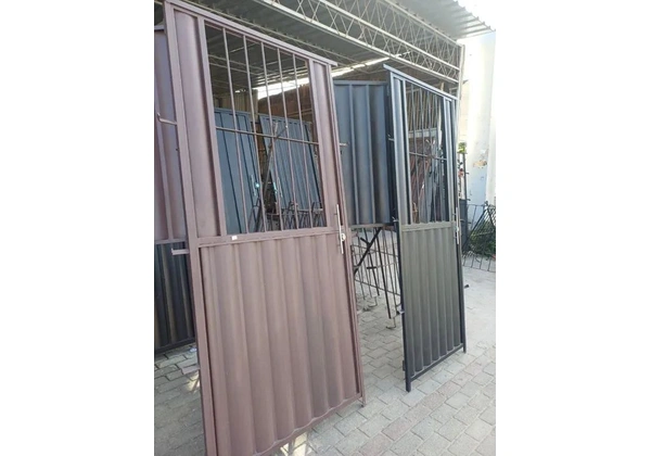 Sucesso abre cezinha.porta/portao 210/80 valor 900 reais