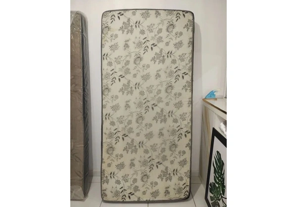 Colchão de Solteiro Usado Ortonobre em perfeito estado
