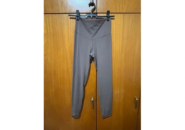 Calça legging marrom tamanho M. Marca OFFLINE boy Aerie.