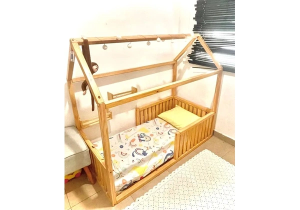 Cama infantil montessoriana