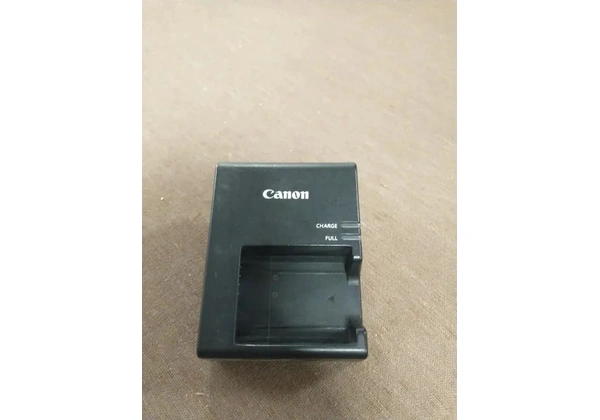 Carregador de Bateria Canon em Plástico Preto 3 cm x 9 cm x 7 cm