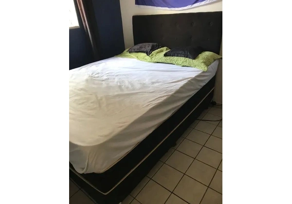 Vende-se Cama Box Casal