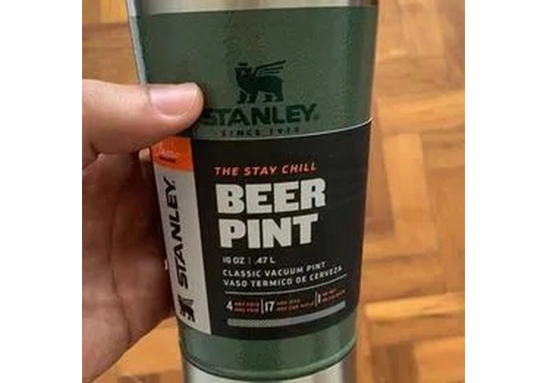 Copo Stanley Original Verde com Tampa e Abridor de Garrafa