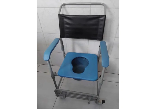 Cadeira Higiênica OPORTUNIDADE