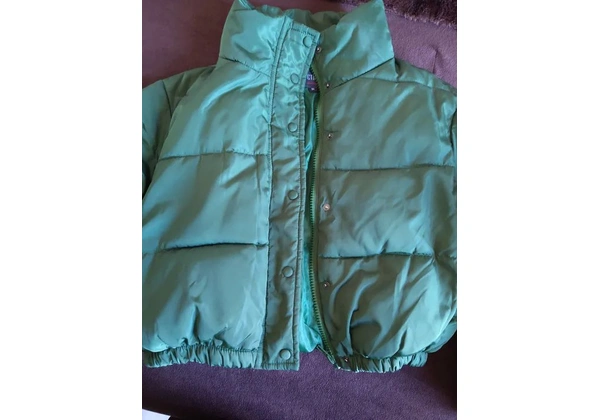 Jaqueta Puffer verde exército