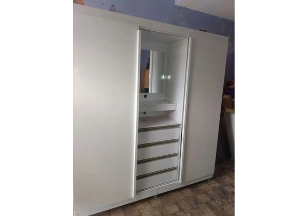 Guarda roupa de casal Semi Novo
