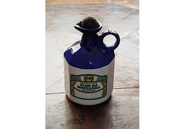 Colecionismo - Garrafa de porcelana vazia - 20 cm