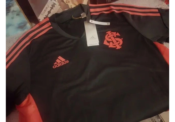 Camiseta Treino Internacional, Tamanho M ao GG!