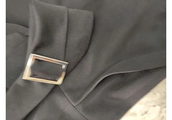 SIMULASSAO Vestido alfaiataria tubinho midi Tam 42 95, 00Forrado Com bolsos