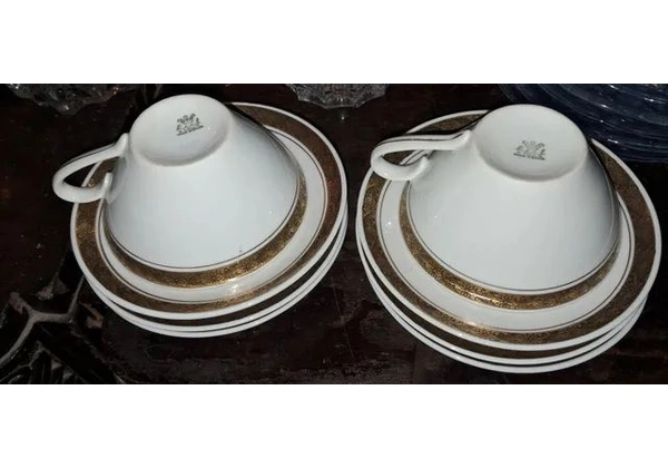 2 Antigas Xícaras Com pires porcelana São Paulo