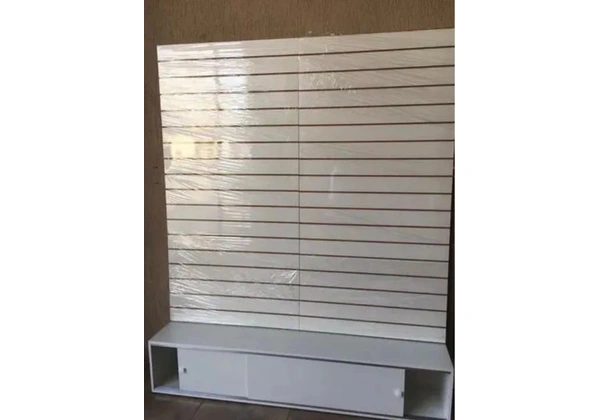 PAINEL CANALETADO COM BAÚ
