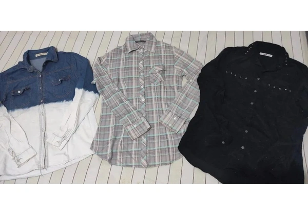 Lotinho de Camisa feminina Tam M ( lote 20, 00)