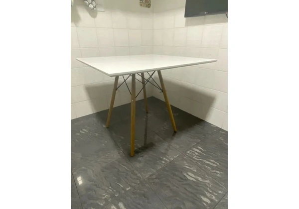 Mesa Quadrada 90x90 branca