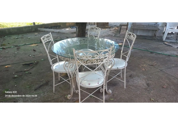2 jogos de Mesa e Cadeiras em Ferro para Jardim