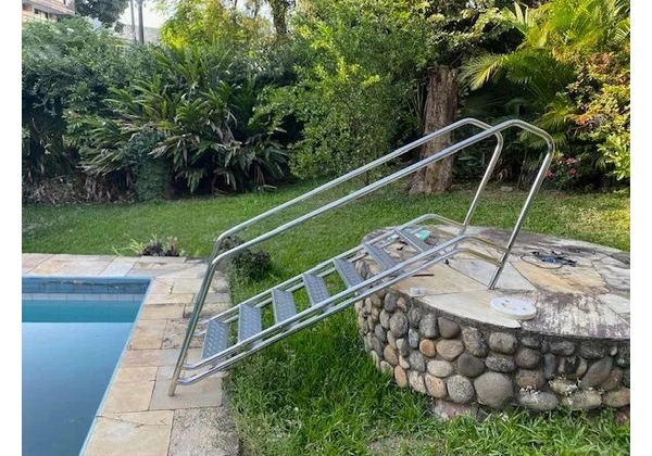 Escada Fisioterápica Inox - Para Gestantes Idosos Pessoas Pesadas para piscina