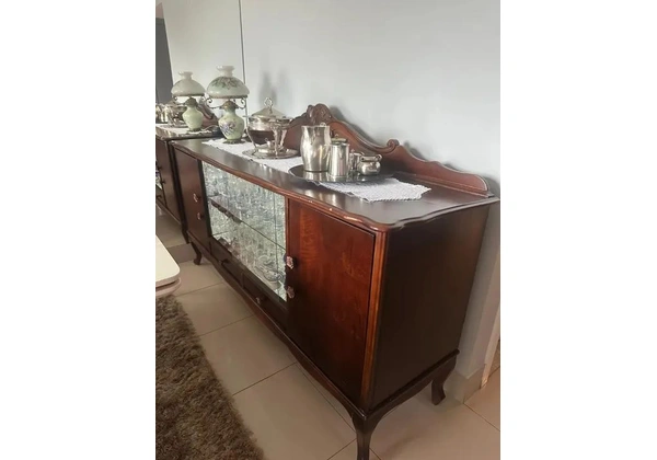 VENDO CRISTALEIRA ESTILO COLONIAL