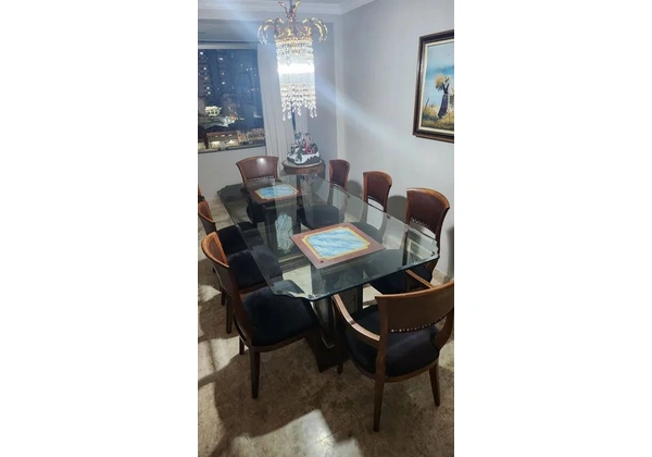 Mesa de 8 lugares.